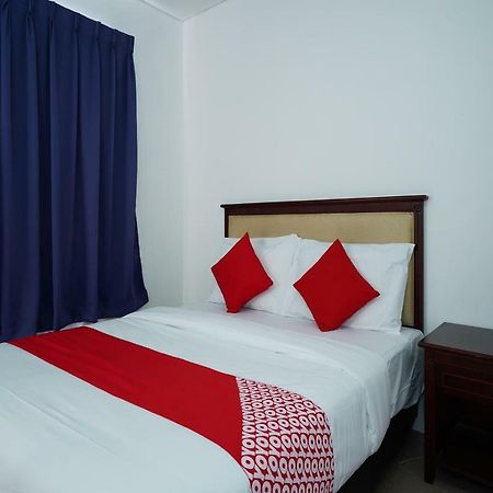 Oyo 43955 N9 Business Hotel Nilai Extérieur photo