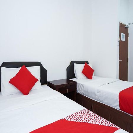 Oyo 43955 N9 Business Hotel Nilai Extérieur photo